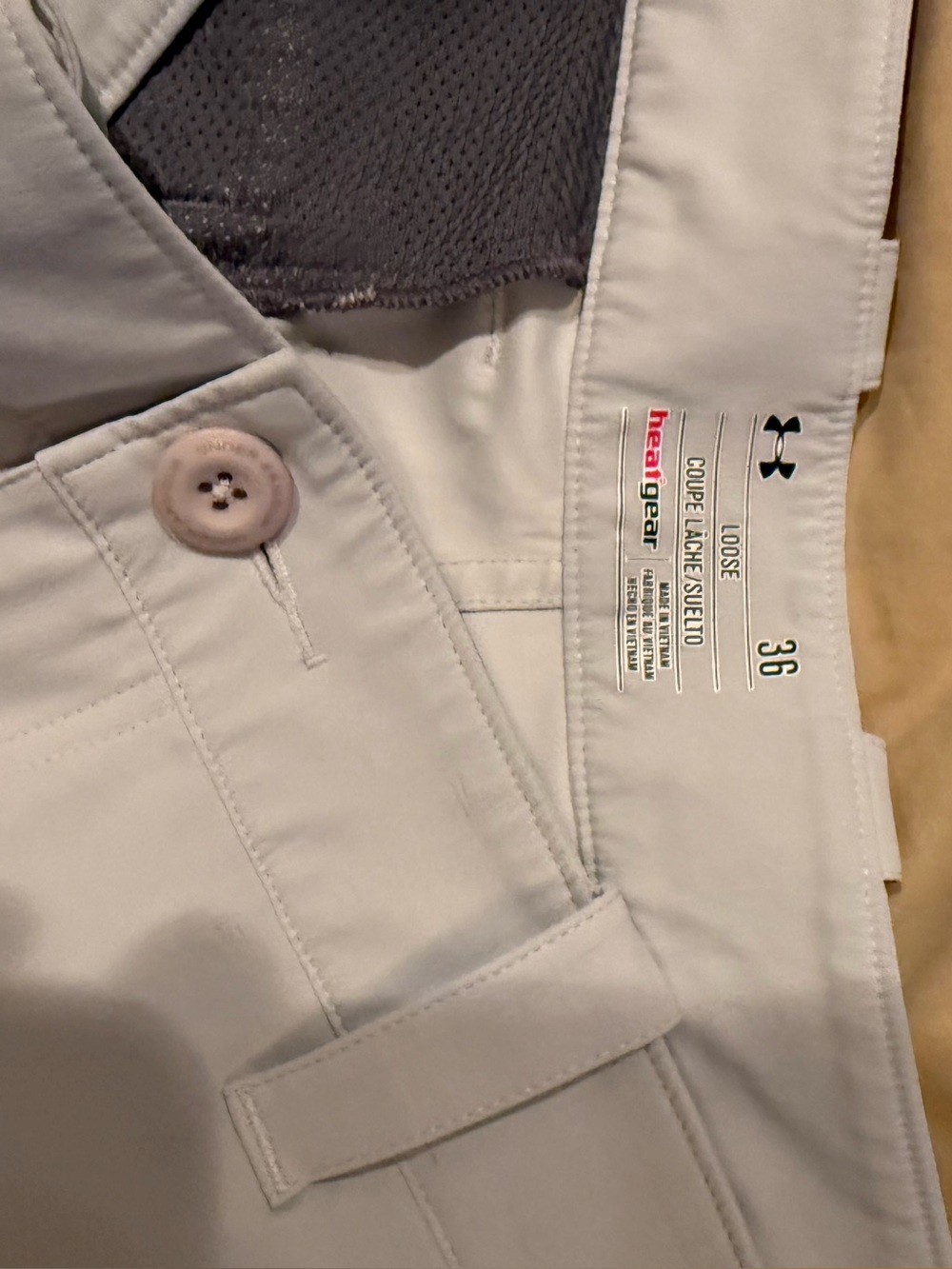 Men’s under armour light gray cargo shorts size 36. EUC - Picture 2 of 5